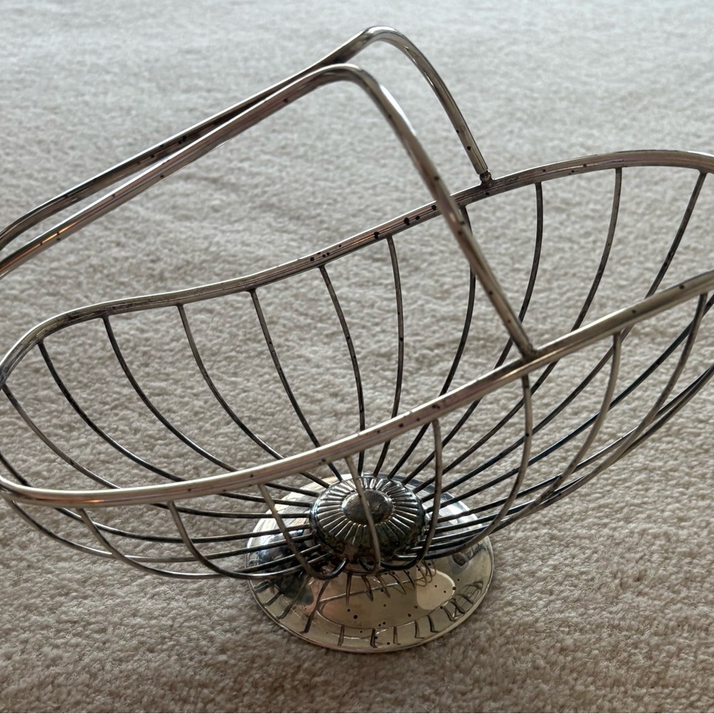 Silver Plated Wire Wine Bottle Holder